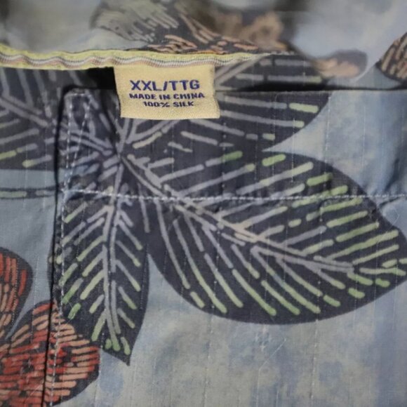 Tommy Bahama Button Up Shirt Mens XXL Blue Floral Hawaiian Tropical Beach Silk - Picture 6 of 9